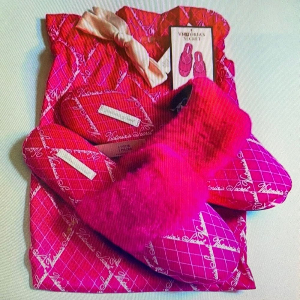 Victoria’s Secret Hot Pink Slippers Faux Fur Medium (7-8)